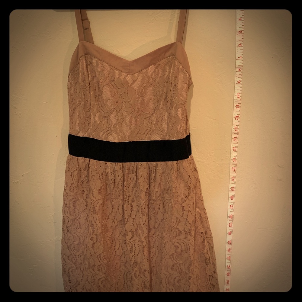 Elle vintage pink lace dress